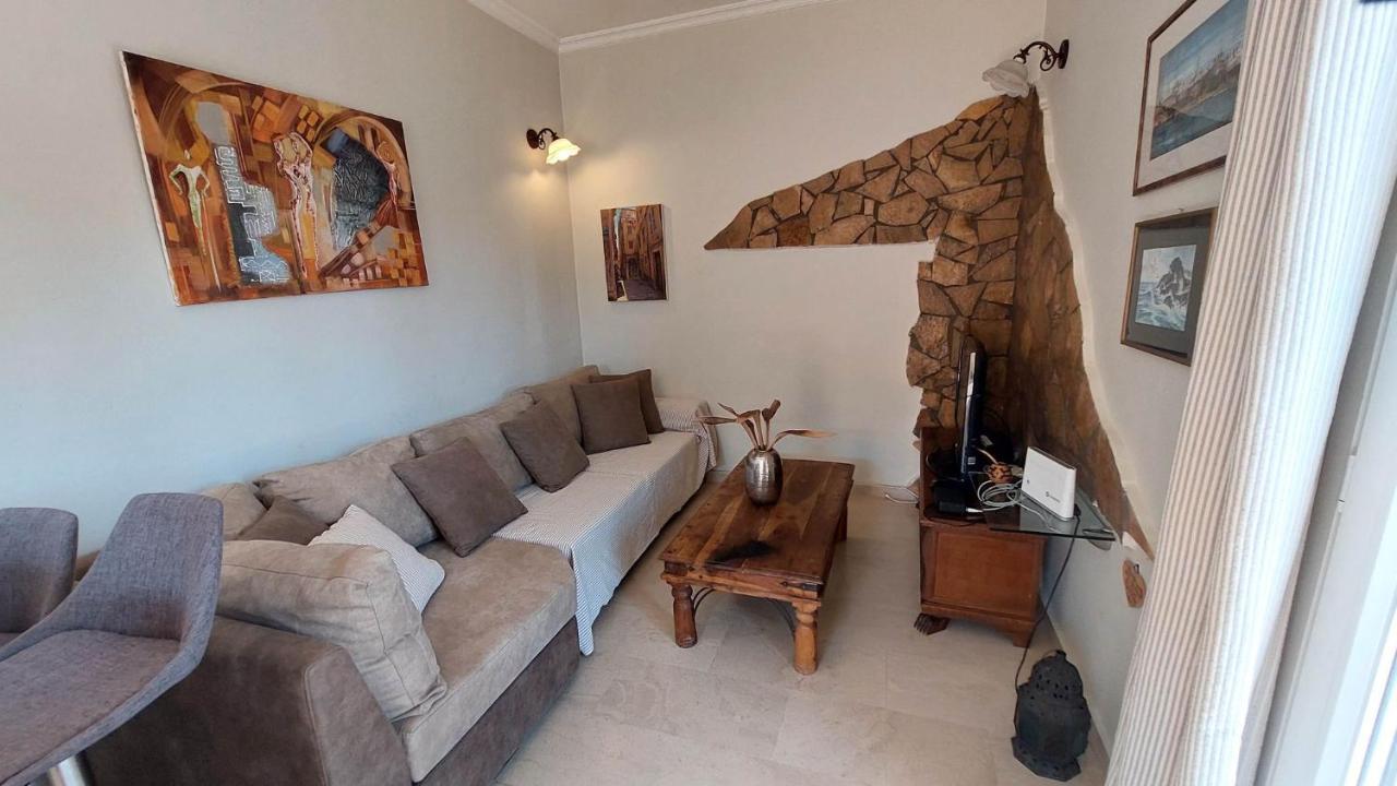 Alex Apartment ペラマ エクステリア 写真